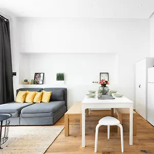 https://wiesen-living-apartment-for-up-to-12.getmunichhotels.com